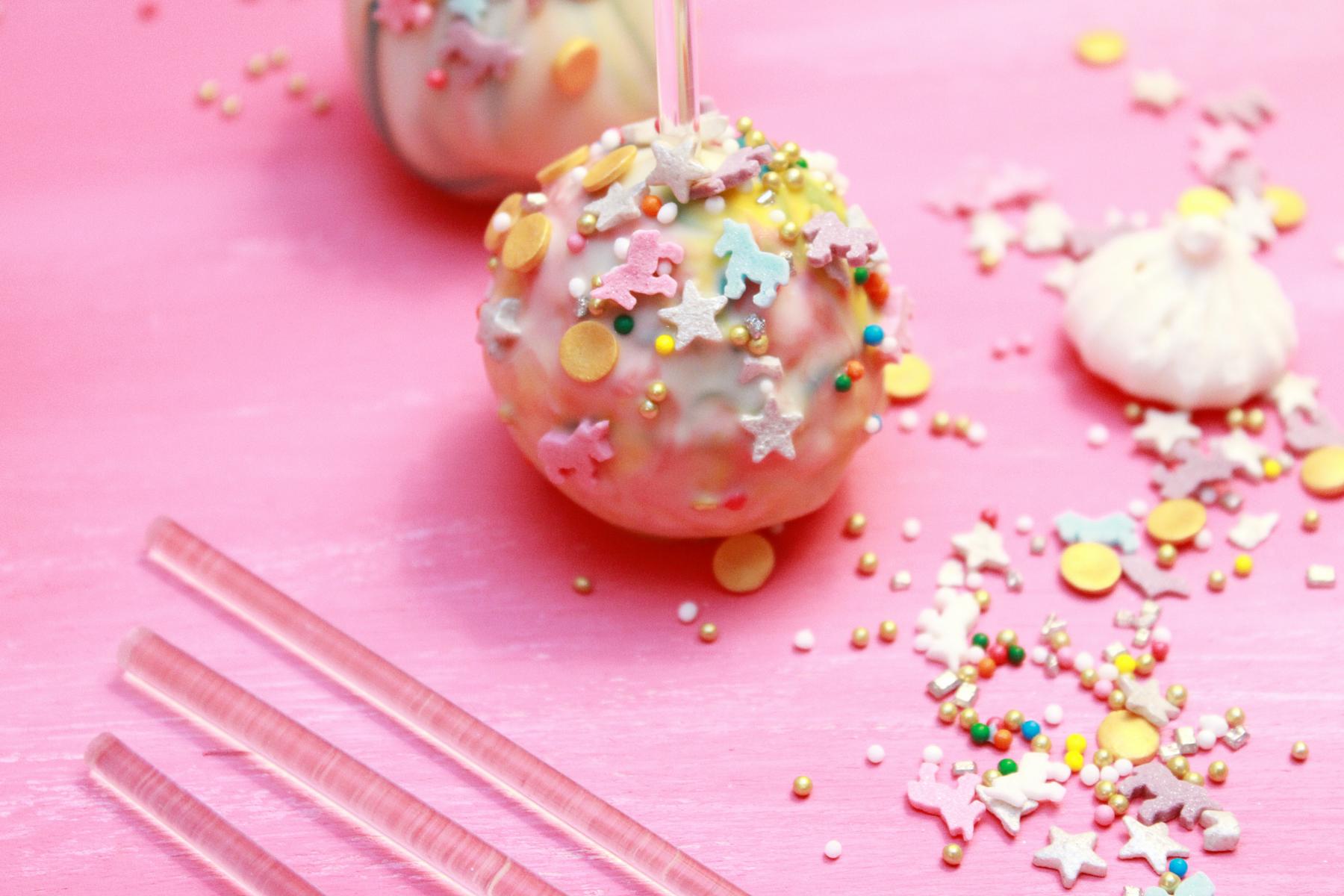 K1600_Einhorn_CakePops_MissB_Pop