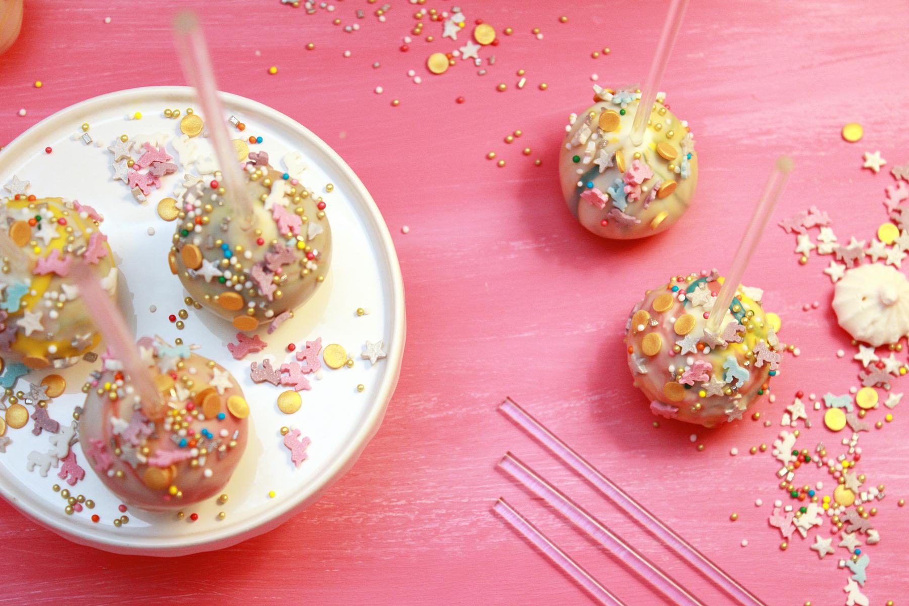 K1600_Einhorn_CakePops_MissB_oben