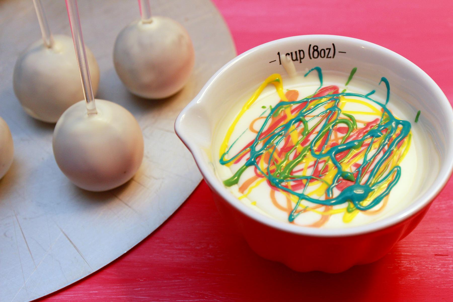 K1600_Einhorn_CakePops_bunte_Schoki